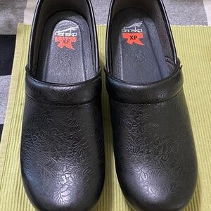 Dansko nurse shoes, size 40